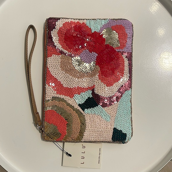 NWT Lulu NYC Multi colored Sequin flower wristlet - Picture 2 of 12
